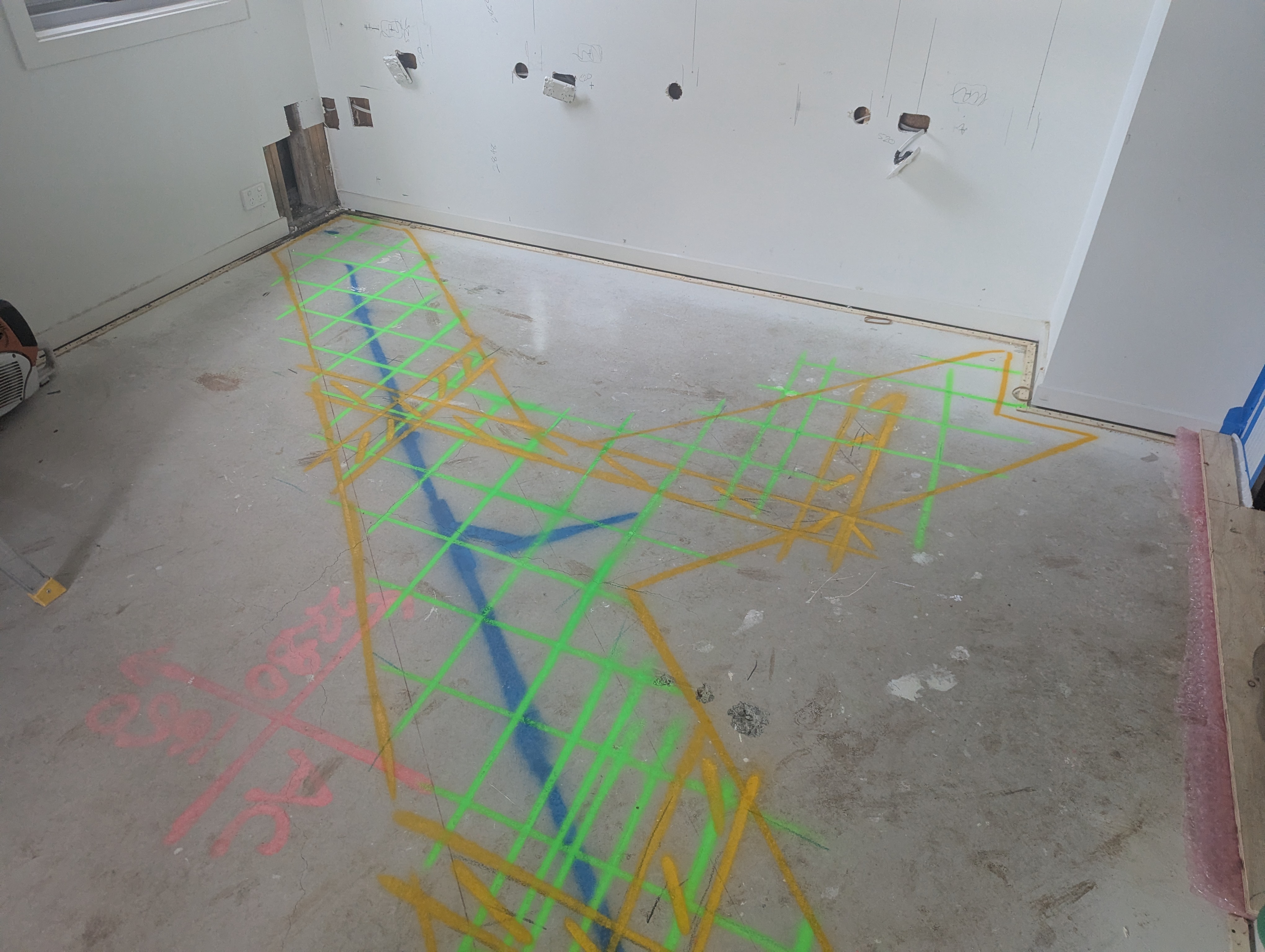 Diagonal sectional GPR scan of a concrete slab showing embedded elements — Sydney